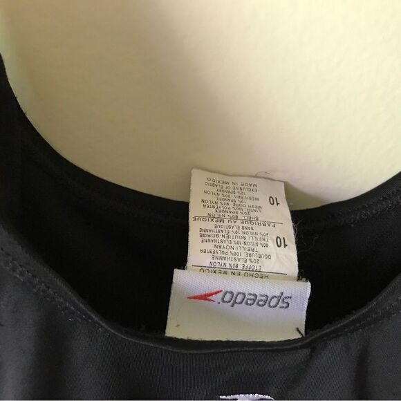 BLACK Speedo Cross Front One Piece with Hydro Bra (10) - Picture 10 of 10